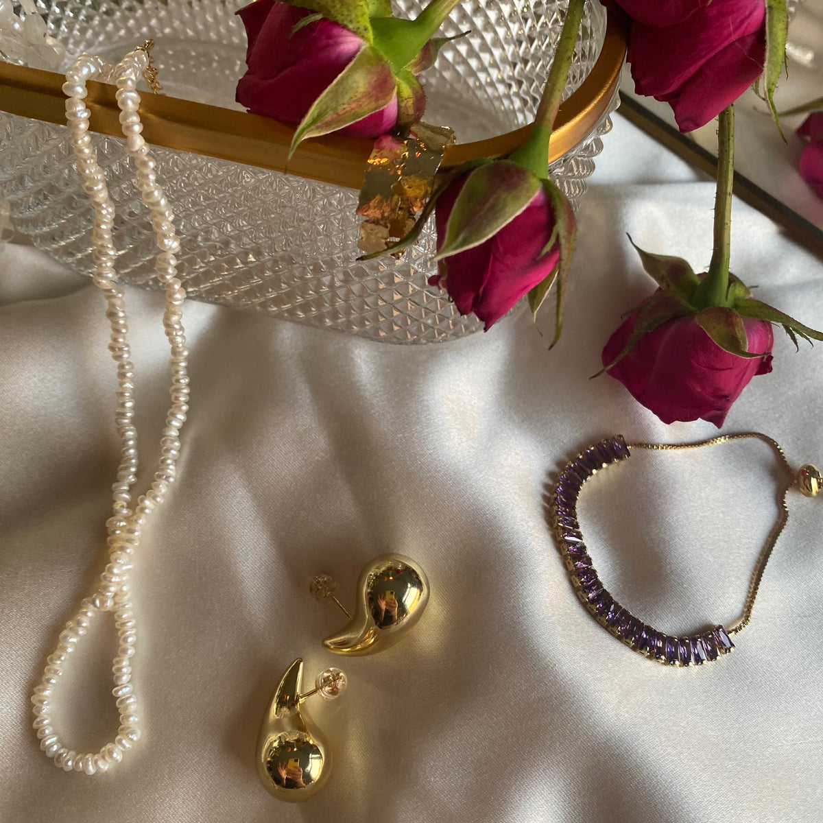 Lila Studs