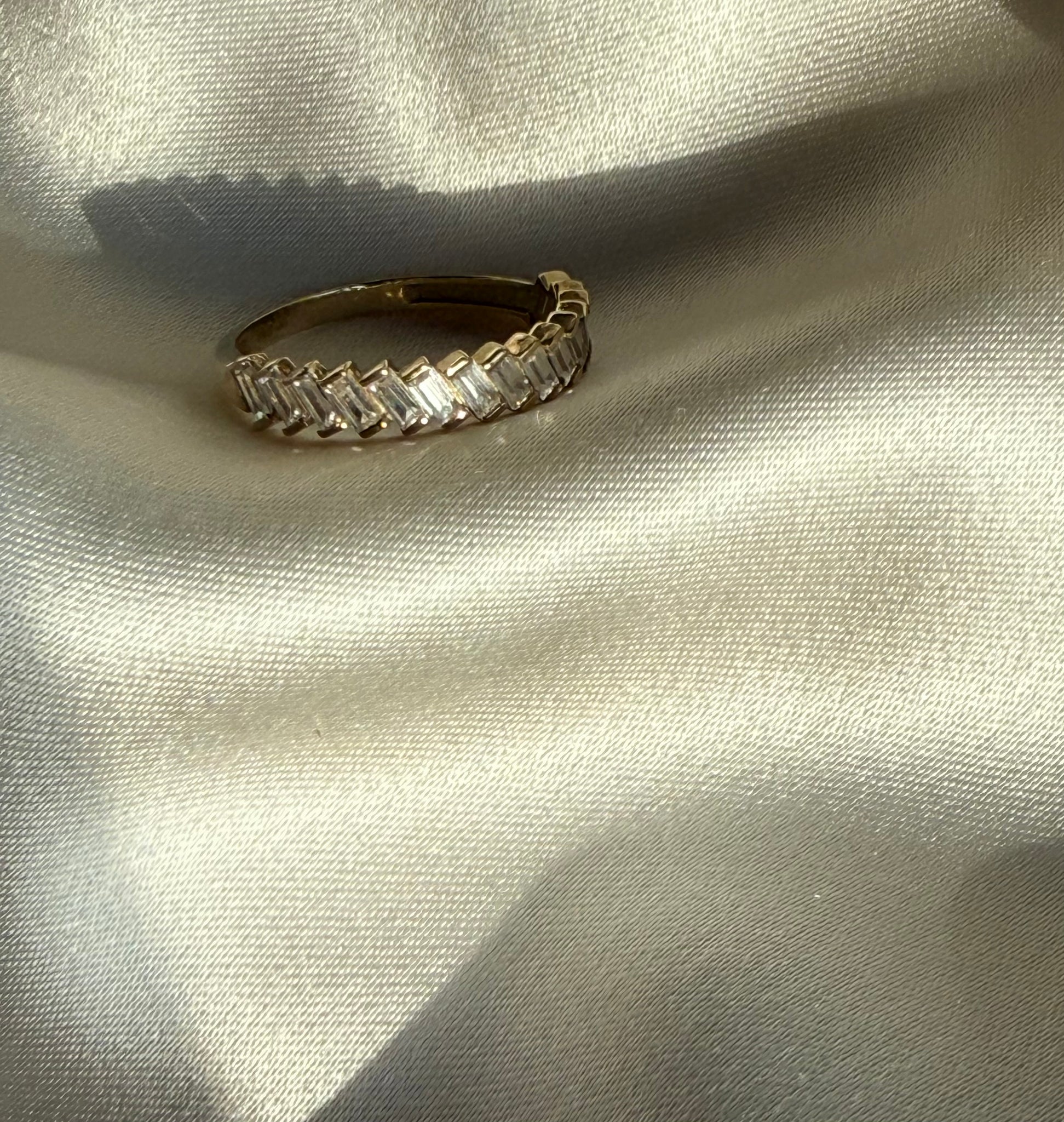 Luce Crystal Ring