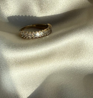 Luce Crystal Ring