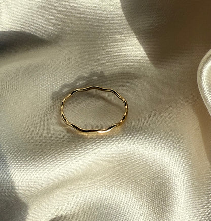 Noemi Wave Ring