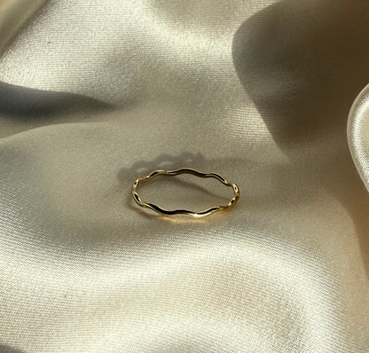 Noemi Wave Ring