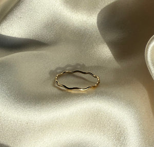 Noemi Wave Ring