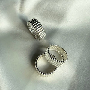 Sogno Ribbed Ring