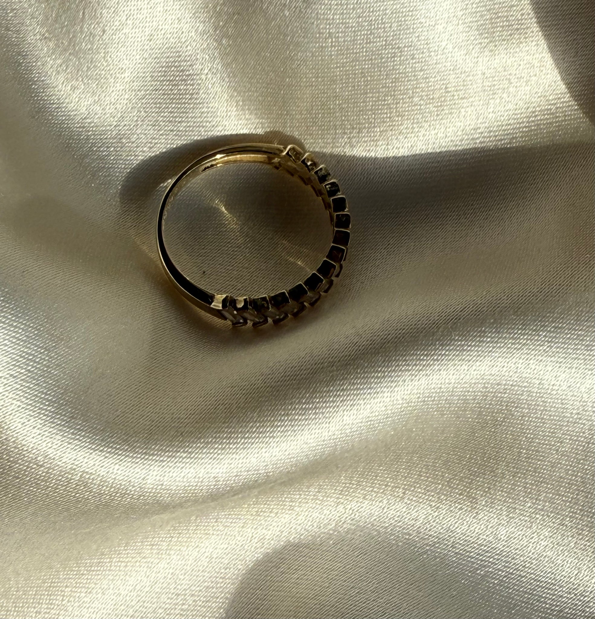 Luce Crystal Ring