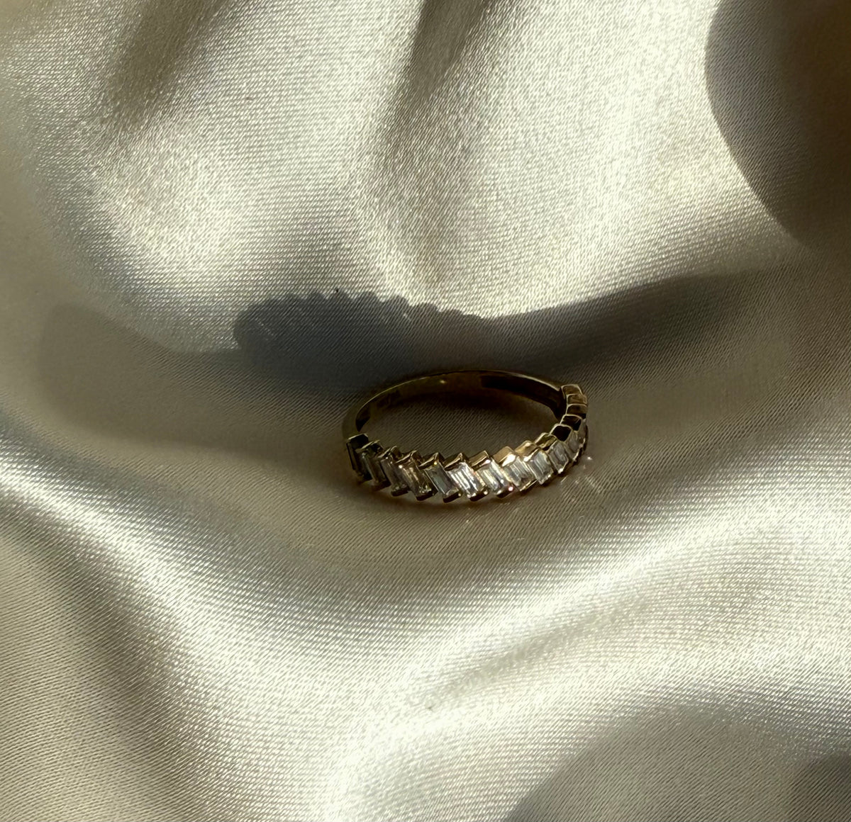 Luce Crystal Ring