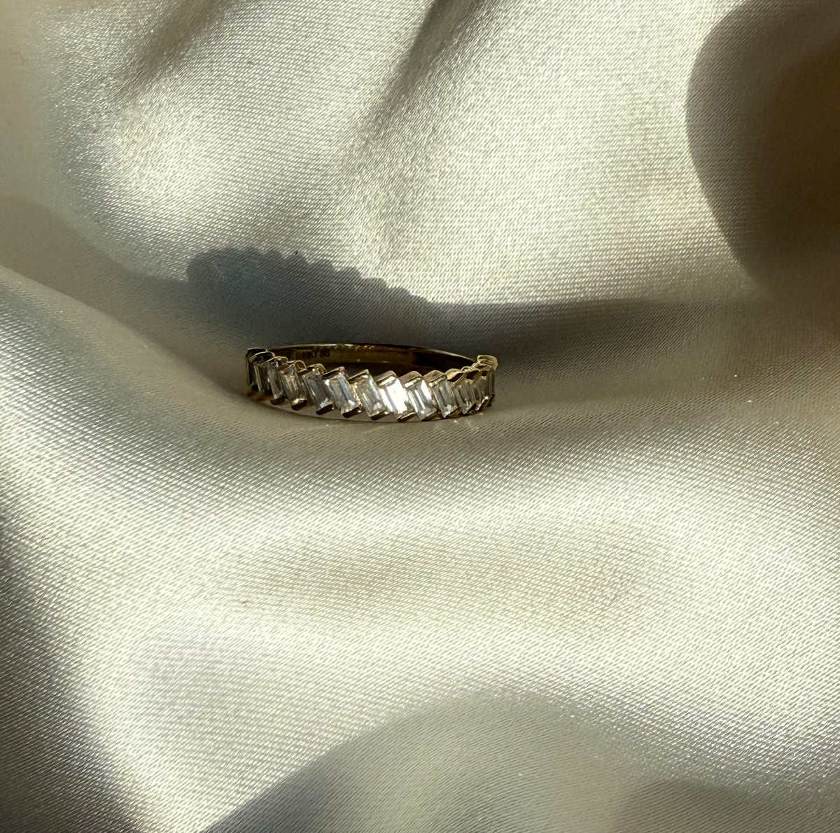 Luce Crystal Ring