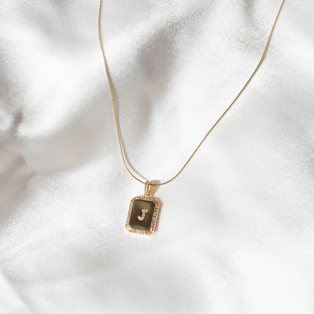 gold initial pendant necklace