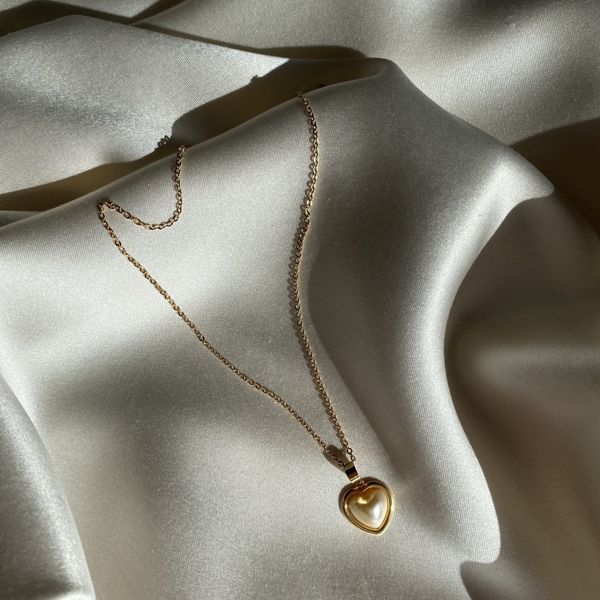 gold pearl heart necklace