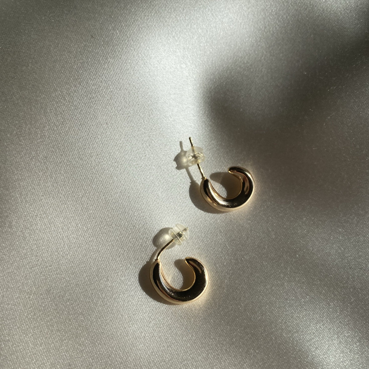 gold minimalist earrings